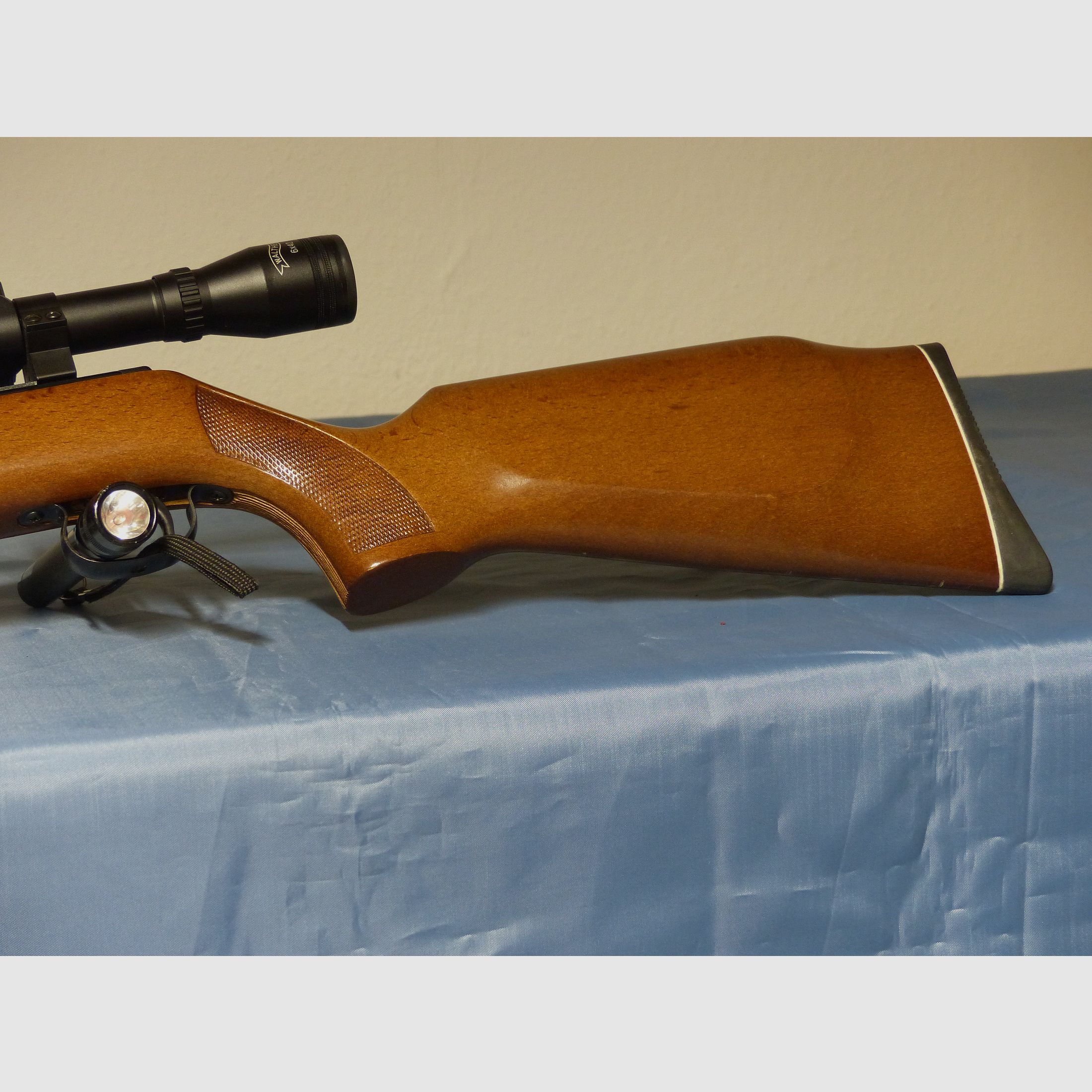 Carabina de aire comprimido Diana modelo 35 con mira telescópica Cal. 4,5 mm en estado como nuevo