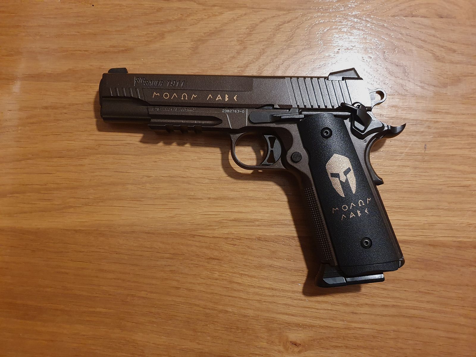 Sig Sauer 1911 Spartan Co2-Version 4,5 mm Stahl-BB, wie neu mit OVP