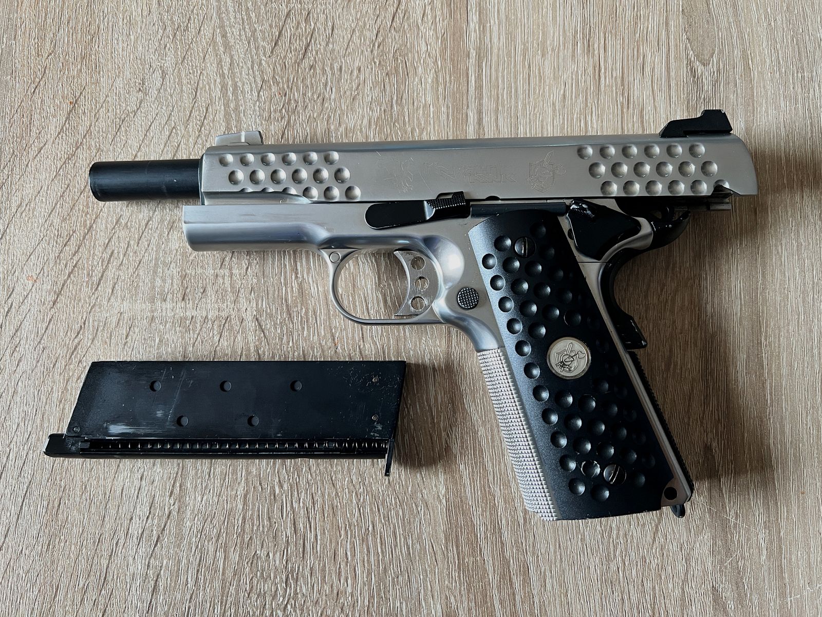 Airsoft WE-TECH 1911 Night Hawk Airsoft 6mm BB