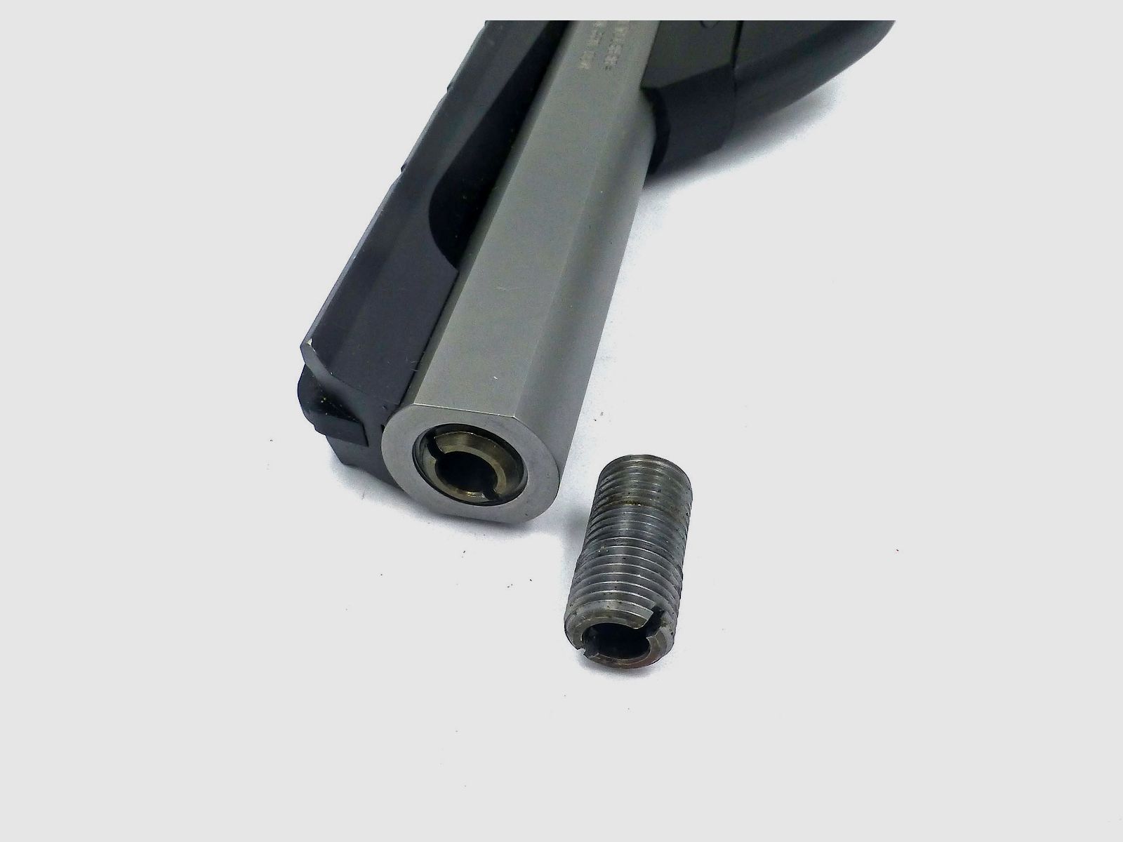 Pistole BERETTA U22 NEOS, gewinde, Bild 2 von 3