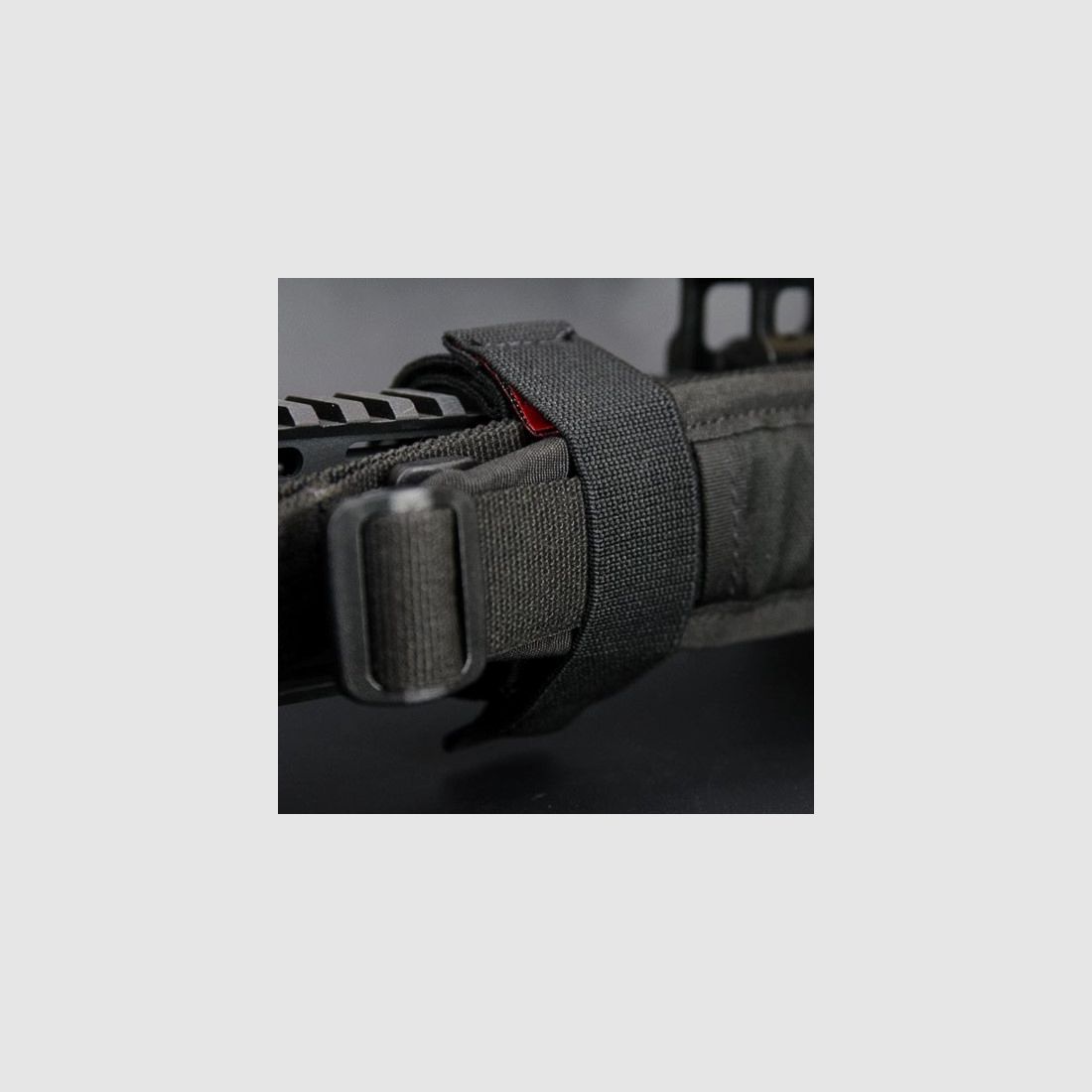 THE NEOMAG - Trageriemenhalter Sentry Strap