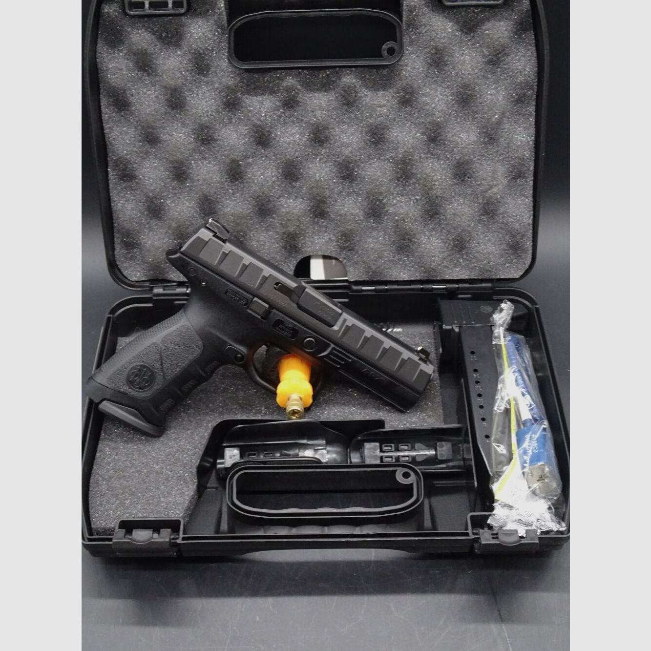 Beretta APX Kaliber 9mm Luger NEUWAFFE APX