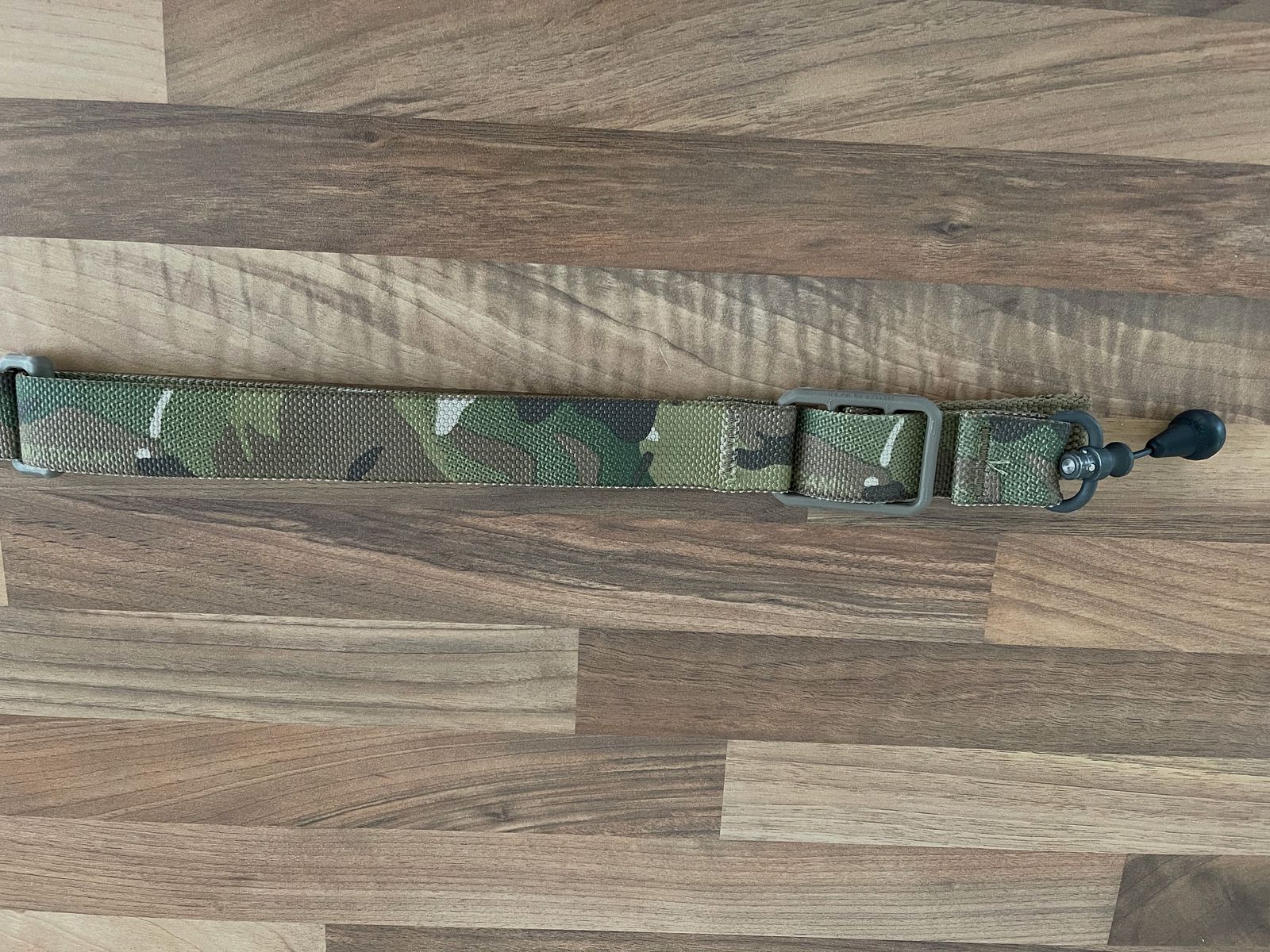 BLUE FORCE GEAR VICKERS 2-zu-1 Tragegurt mit red Swivel, MultiCam