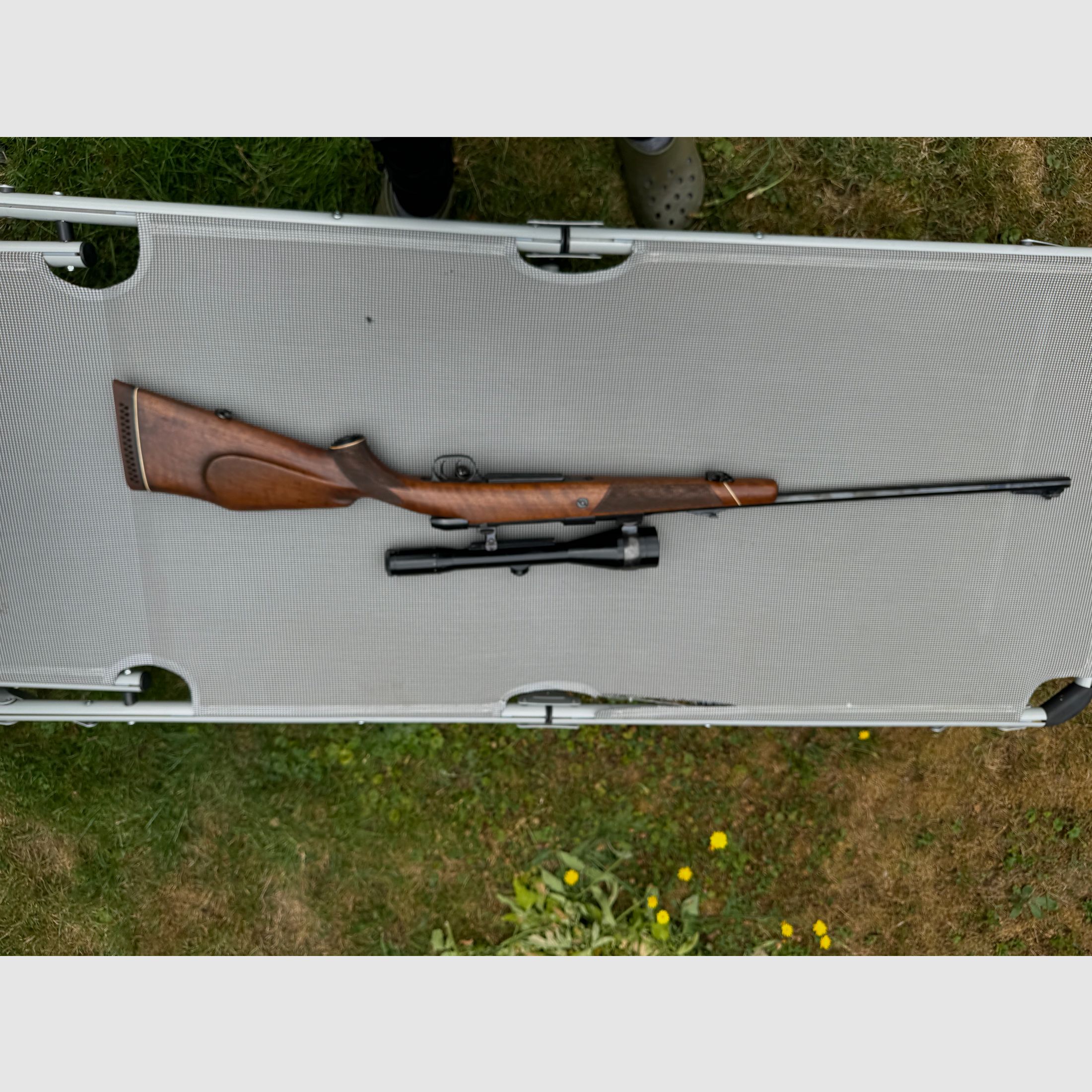 Mauser Modell 2000 Kal. .375 H&H Magnum met Zeiss Diavari 2,5–10x50 en Suhler haakmontage