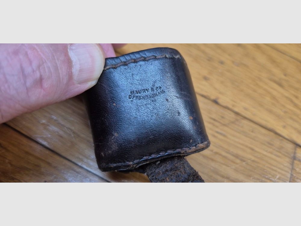 Sehr schöner Schaft für Luger P08 Lang, genannt „Artillerie“ – Exemplar mit allen seinen weichen und soliden Halterungen – Schöne Stempel und Originalmarkierungen – Herstellung Maury & Co – Sehr selten, besonders mit seinen Halterungen – Ausgezeichneter Zustand – TBE++, Bild 14 von 20