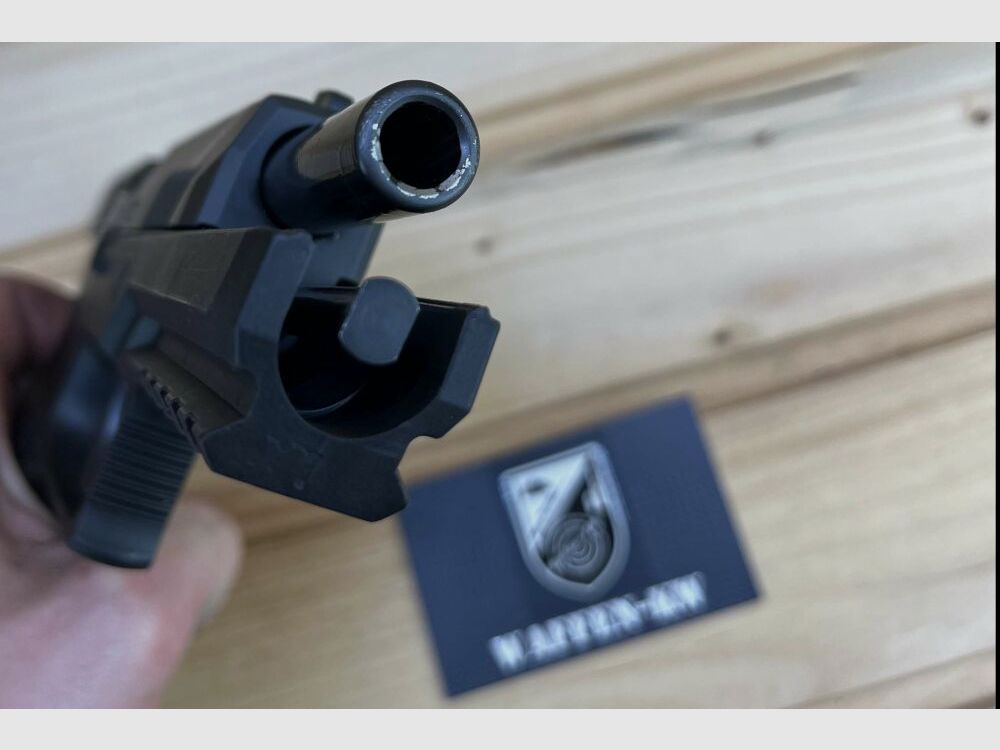 SIG Sauer P320 FullSize avec 3x chargeurs, mallette, drapeau de sécurité et 2x holsters 9mmLuger