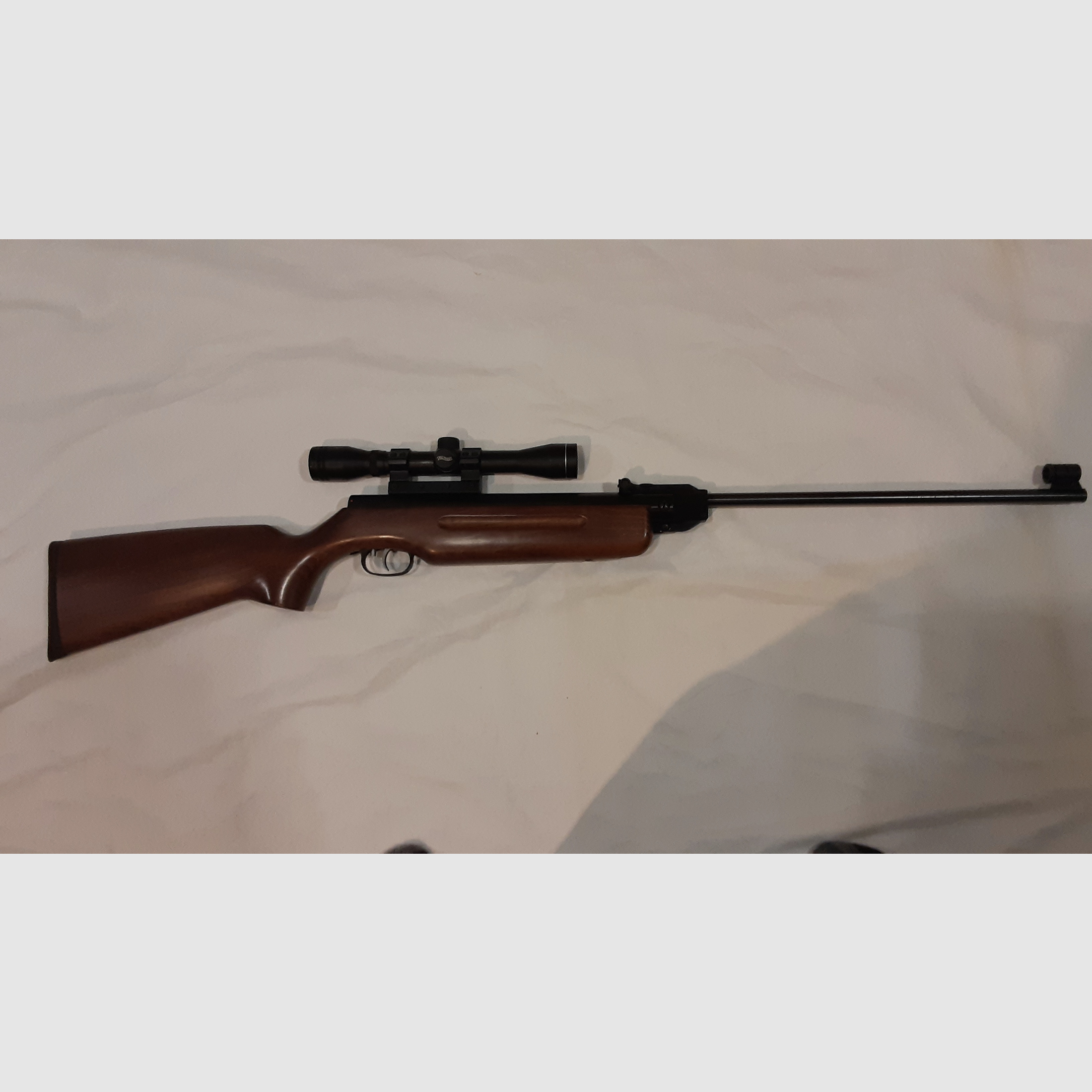 Rifle de aire Weihrauch HW35 de gran potencia y precisión para caza/deporte