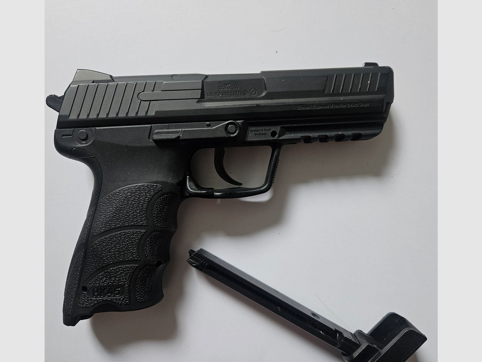 Heckler & Koch HK45 pistola Co2 4,5 mm pallini in acciaio