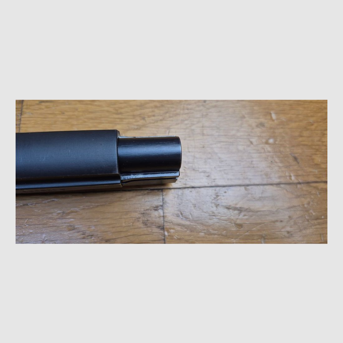 Zeer mooie SIG P210-2 pistool – Mythe van de 9 para – Militaire wapen van het 4e contract – Circa 1957/60-62 – Zeer goede bluing – Droomwerking en loop – 2e magazijn en holster (de complete set!) extra meegeleverd – Staat TBE+/TBE++!, afbeelding 17 van 26