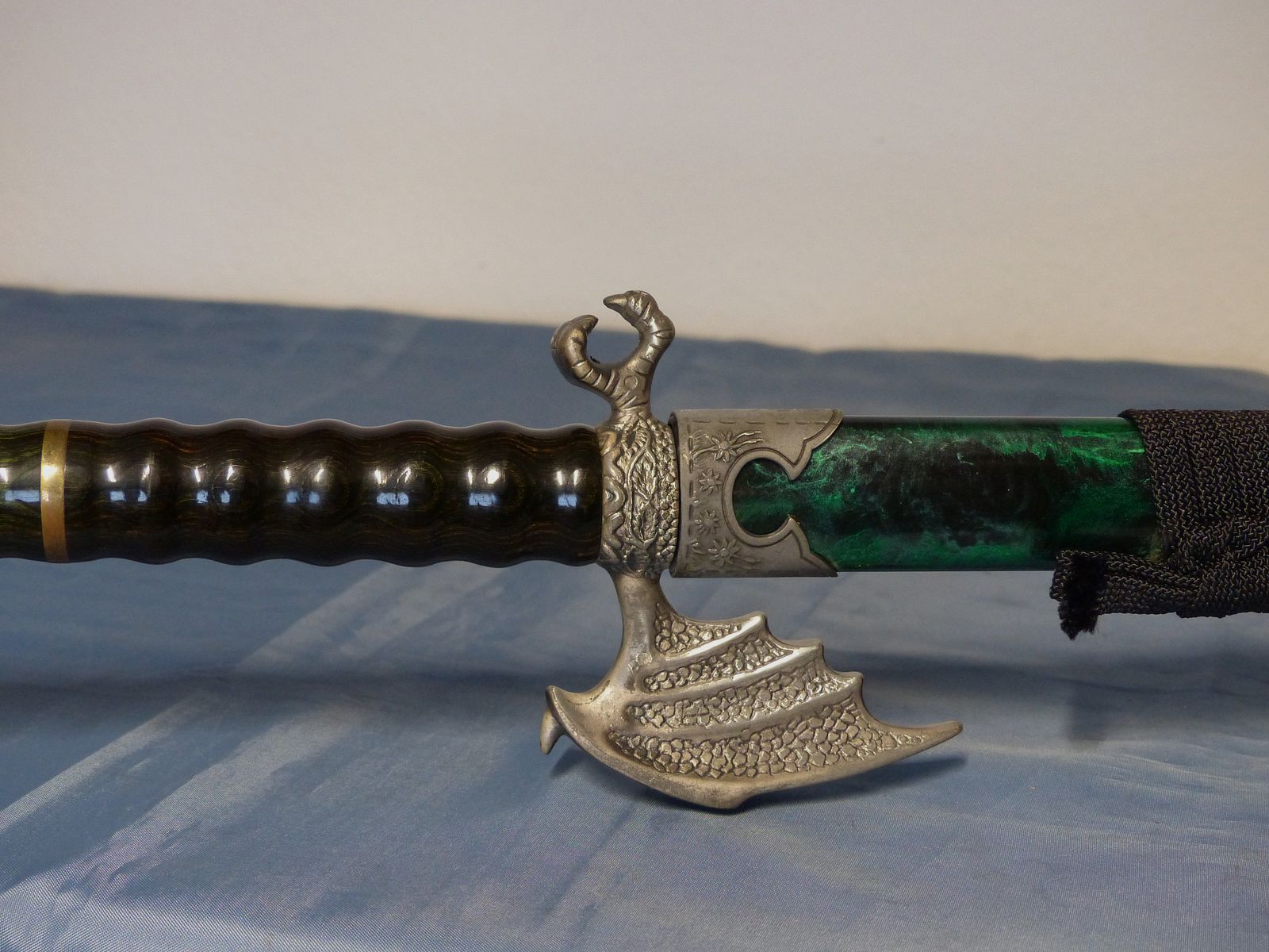 Katana Samurai Schwert Drachenmotiv Dragon grüne Scheide