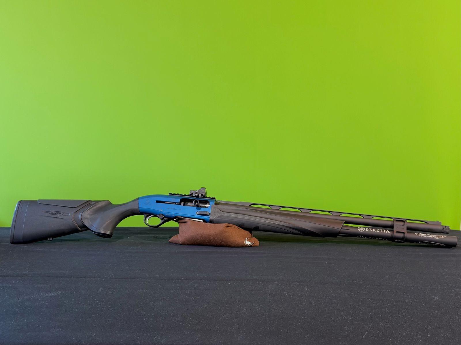 Beretta 1301 Comp Pro 12/76 con Burris FastFire 2, Picatinny Rail & Optimachoke HP Ported