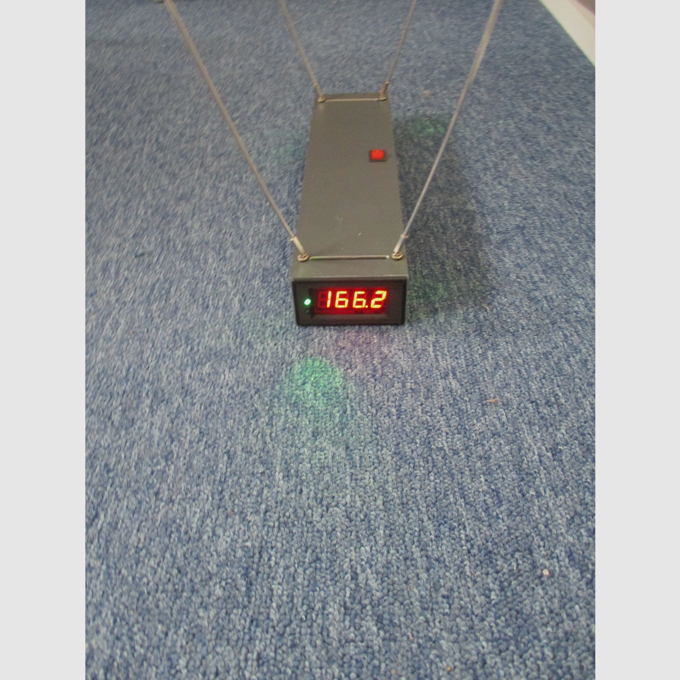 Cronómetro / Chrony / Medidor de velocidad, con memoria para hasta 20 grabaciones.