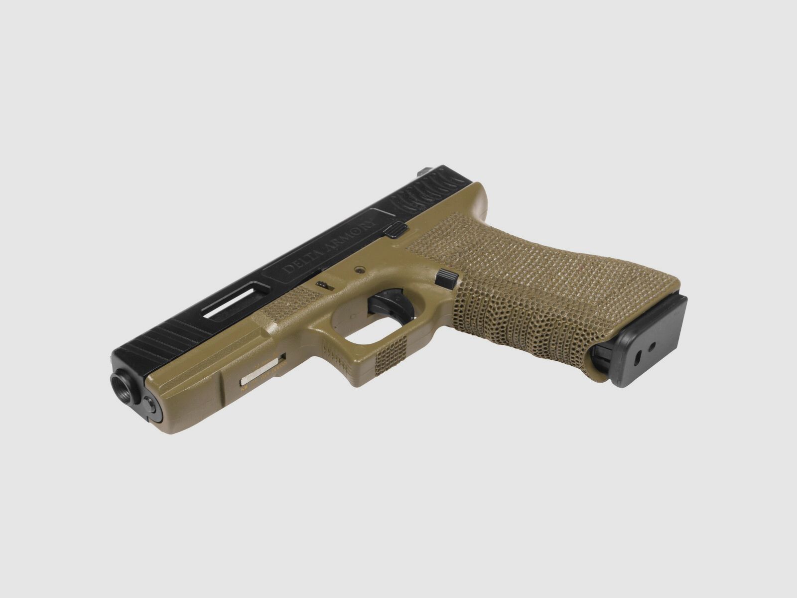 P01 GBB Airsoft Pistool met Grip Stippling in Olijf | Delta Armory