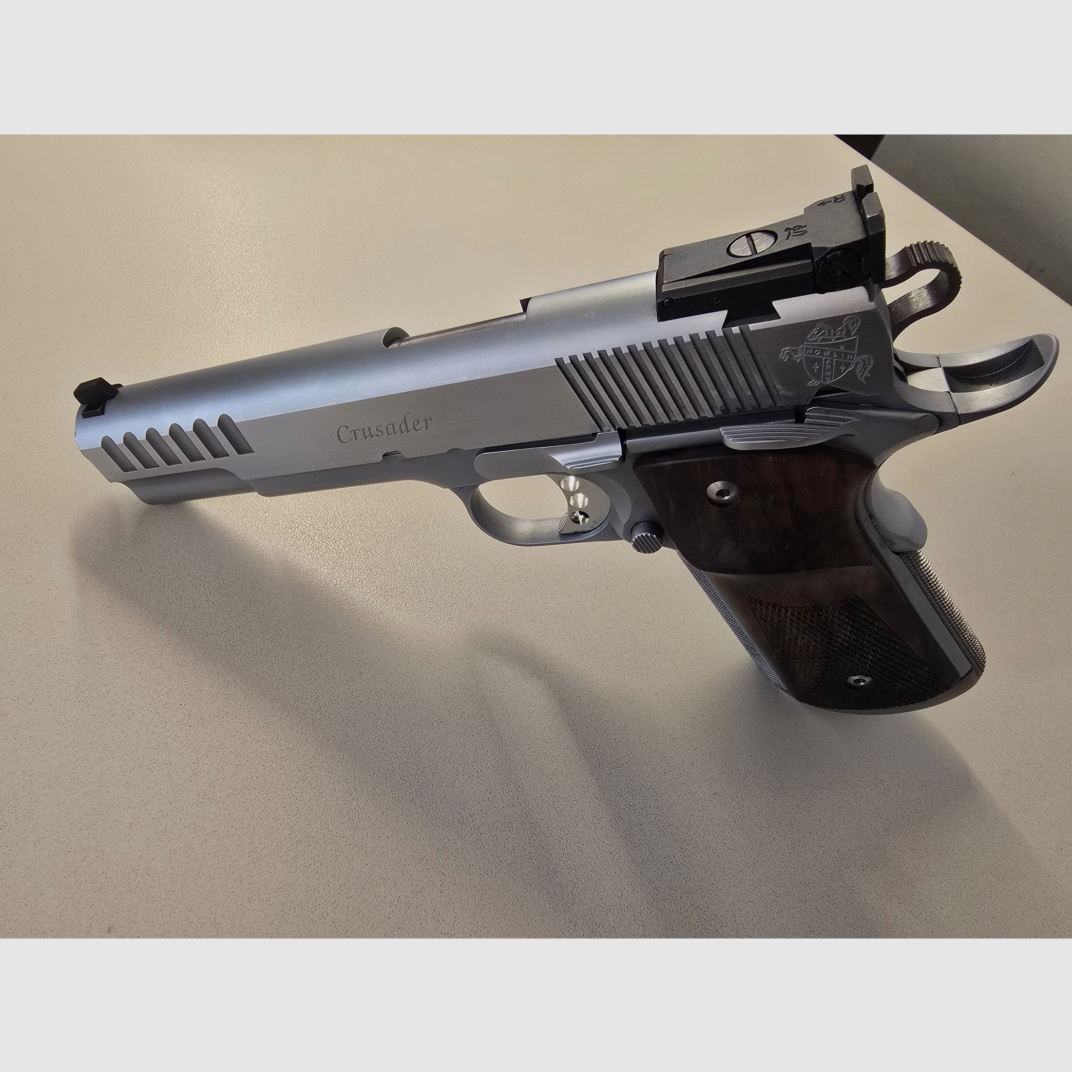 Nowlin Crusader 9mm 1911 – Custom Competition-Pistole – Sehr gepflegt mit Koffer & Zubehör