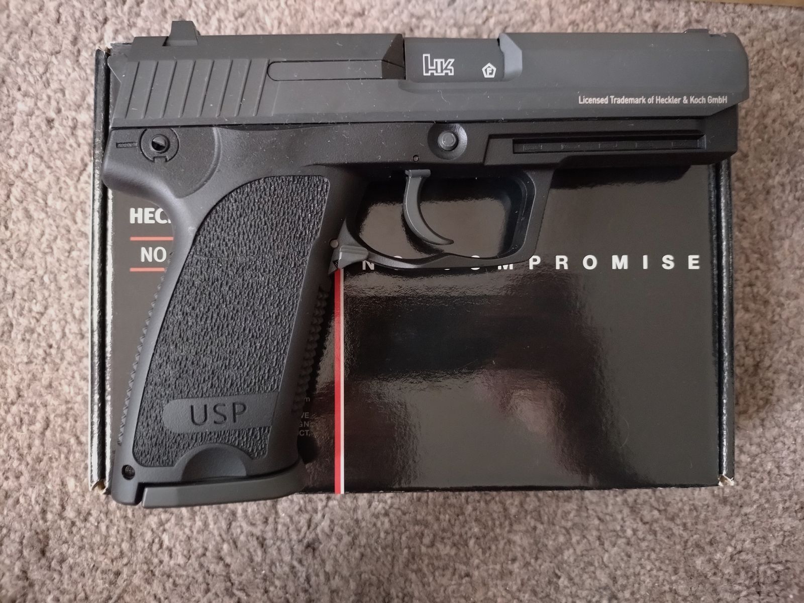 Heckler & Koch USP Co2 Cal. 6mm Umarex OVP