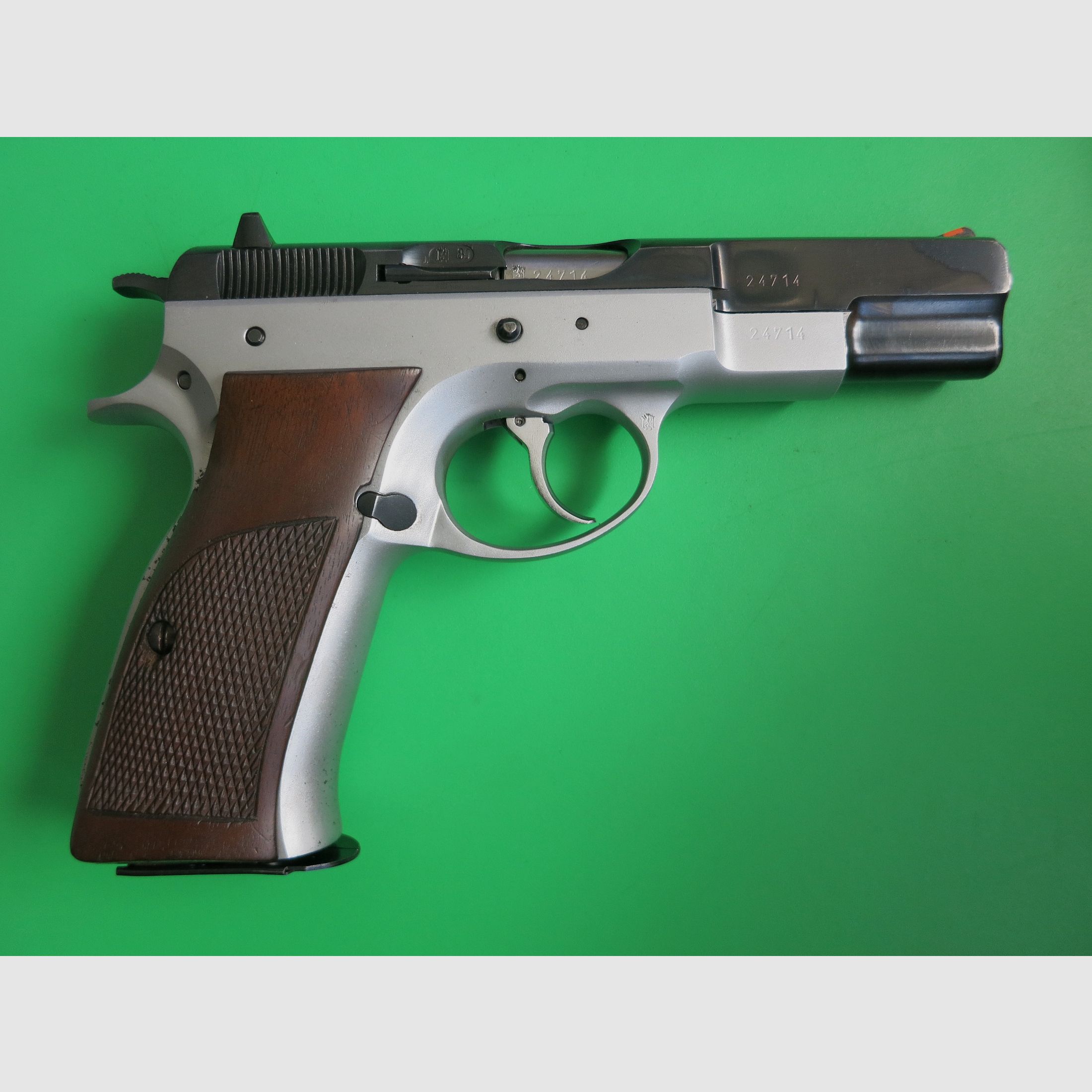 Brünner CZ75 DUO TONE o ČZ 75 (Česká zbrojovka), semiautomatica. Pistola auto caricatore calibro 9 × 19 mm       #28