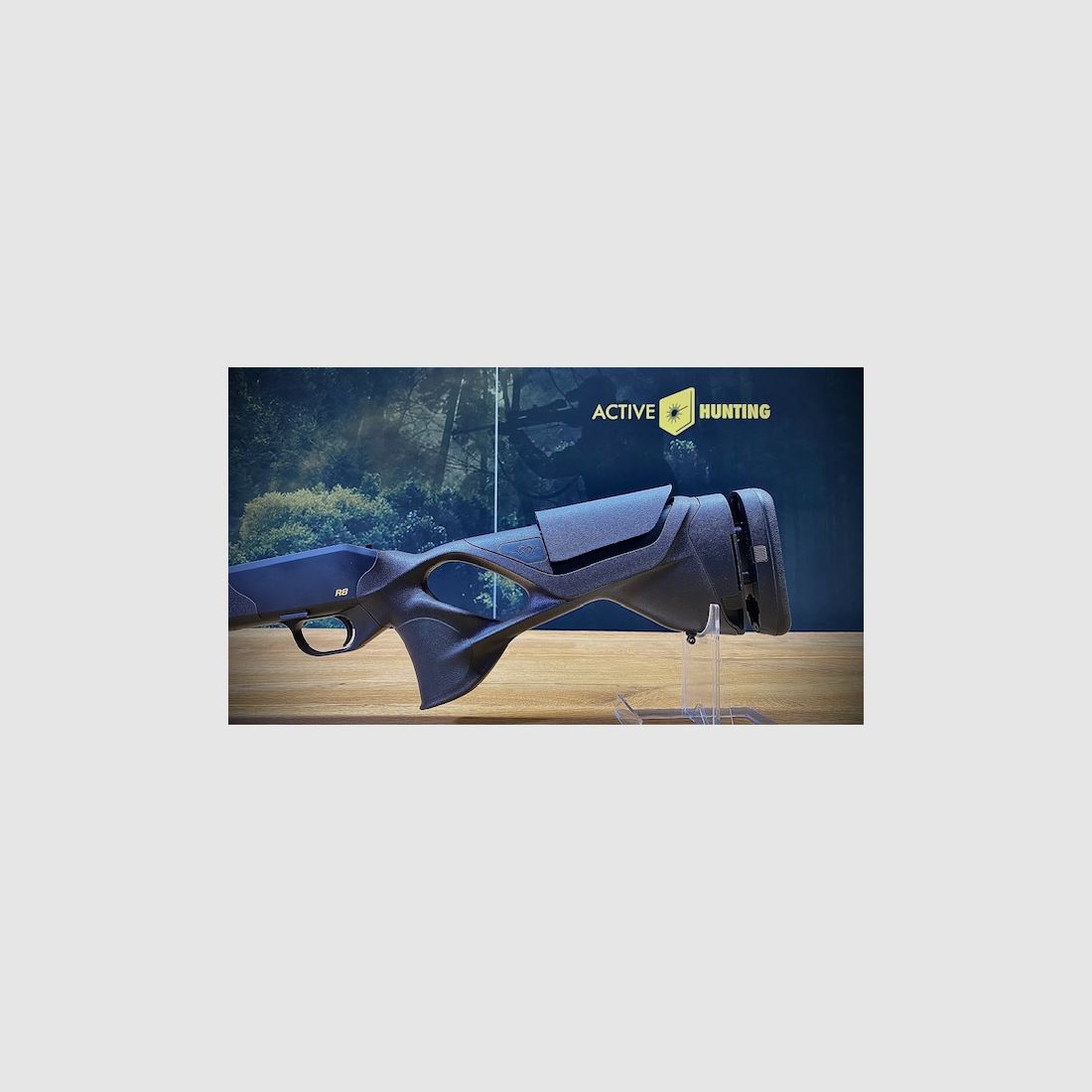 Blaser R8 Ultimate Schäftung / Schwarz-Braun / 17mm Kontur / verst. Schaftrücken & Schaftkappe