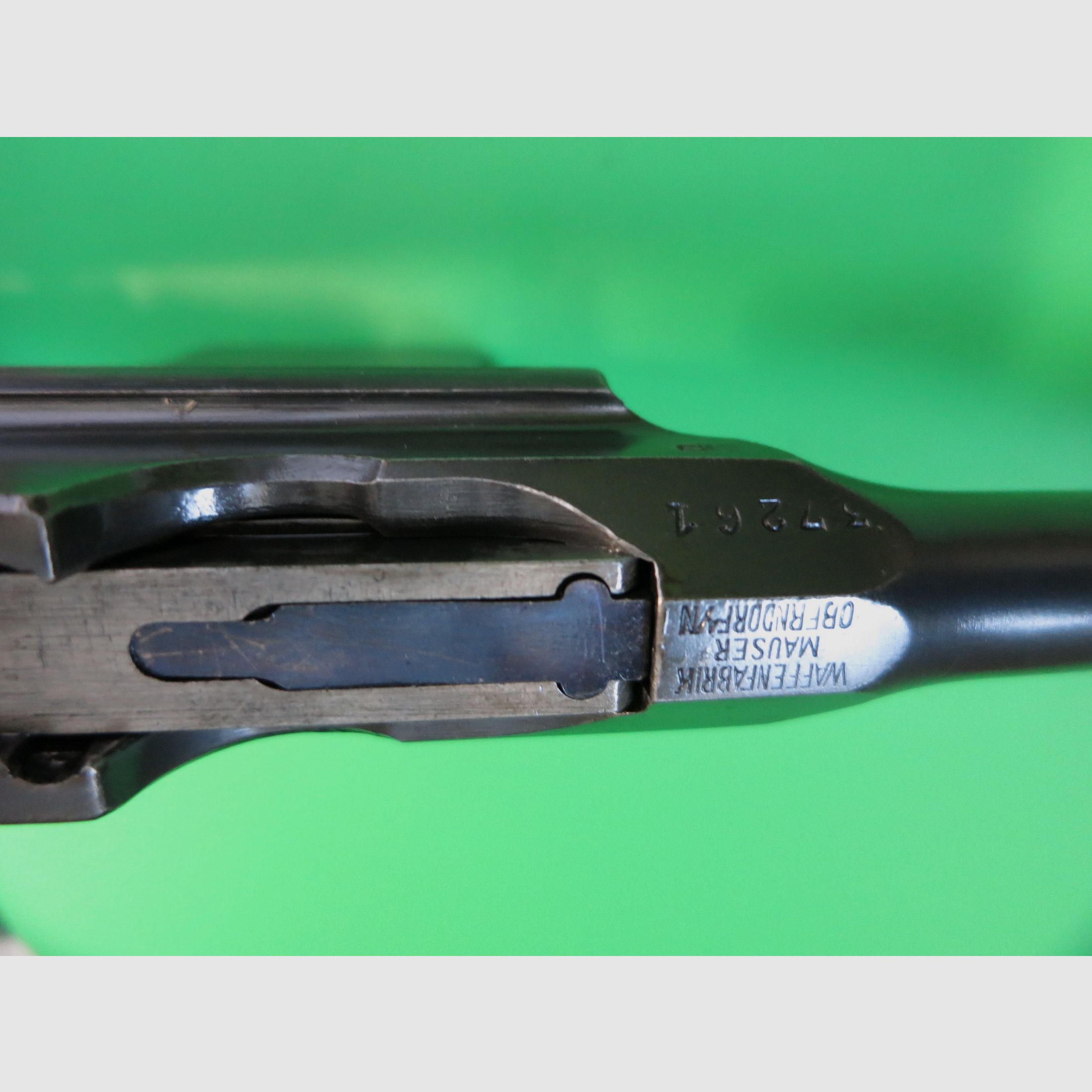 Mauser C96 -Czerwona 9-, Broomhandle, Mauser Oberndorf, kal. 9 mm, numer zgodny, oryginalny łoże + narzędzie #100