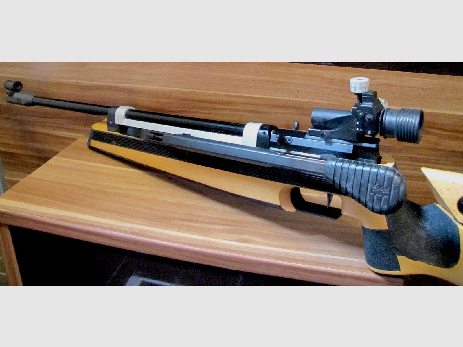 Air rifle Anschütz Super Air 2001 with left-hand stock