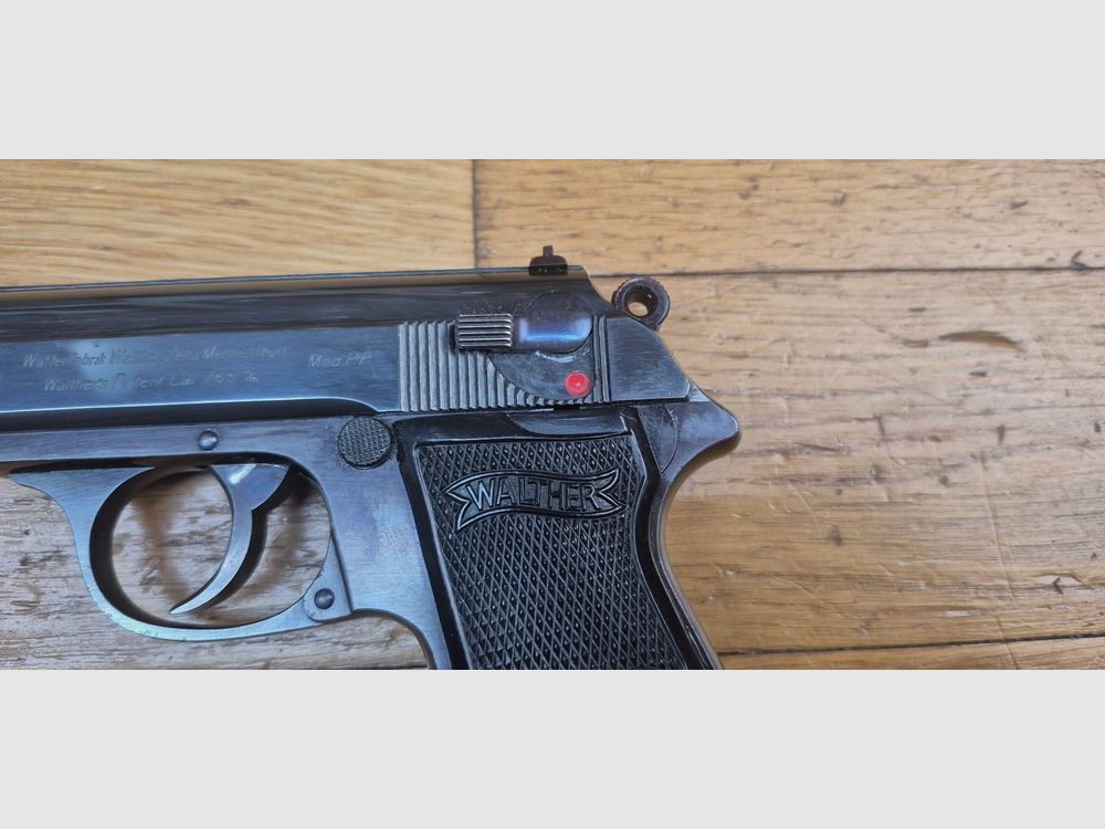 Magnifico pistola Walther PP periodo III Reich – Bella fabbricazione Walther Zella-Mehlis – Calibro 7,65 mm – Arma civile di fine 1937 – Splendida brunitura originale al 99% – 100% Numero di serie – Meccanica perfetta – Canne a specchio nuova – Caricatore conforme – Un magnifico PP – TBE++, immagine 5 di 19
