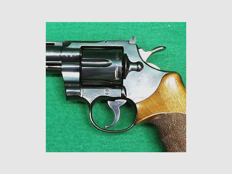 Revólver Colt Python 6