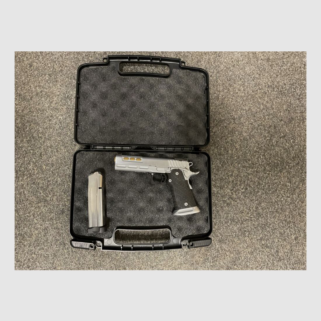 STI 2011 DVC Limited 40S&W