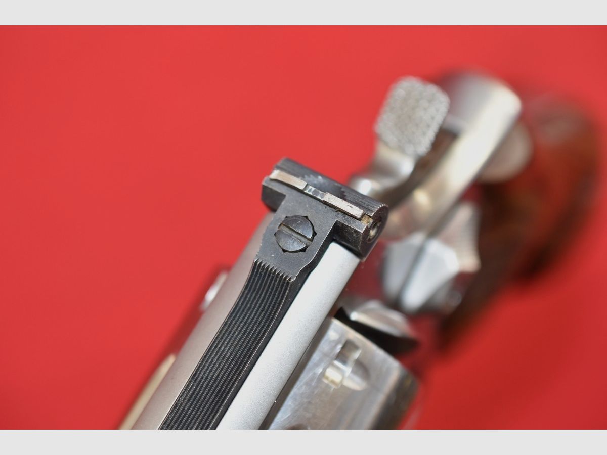 #8390 Revólver Smith & Wesson 696-1, cal. 44 S&W Spl, imagen 9 de 18