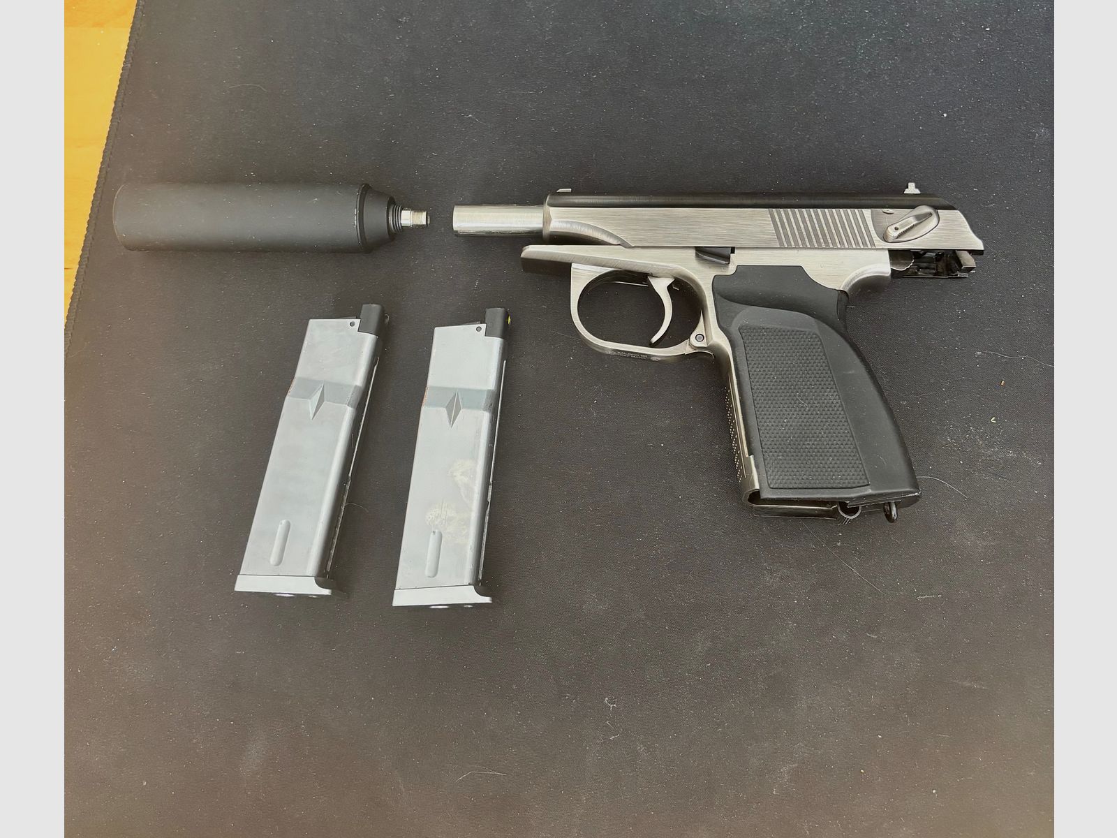 Makarov 6mm BB von K&Z MARA Airsoft Pistole