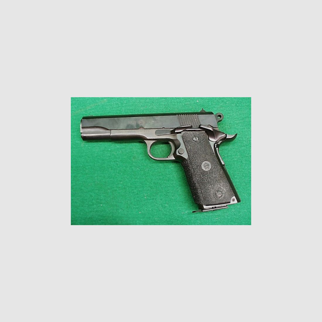 Pistola Norinco NP28