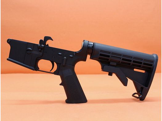 Różne dolne obudowy Oberland Arms OA-15: Dolny odbiornik półautomatyczny kompletny/ System kolby karabinu AR-15