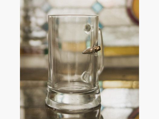 KolbergGlas beer mug with projectile