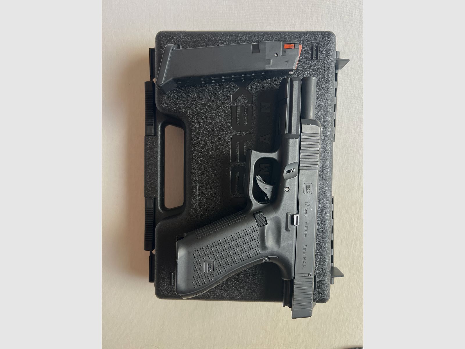Glock 17 Gen.5 9mm  Schreckschusspistole sks 