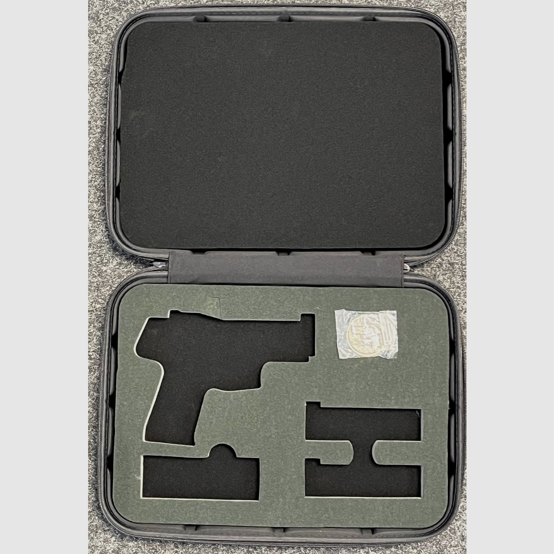 Sig Sauer P229 Legion Pistol Case / Pistolenkoffer - EINZELSTÜCK inkl. Legion Coin 229 / NEU