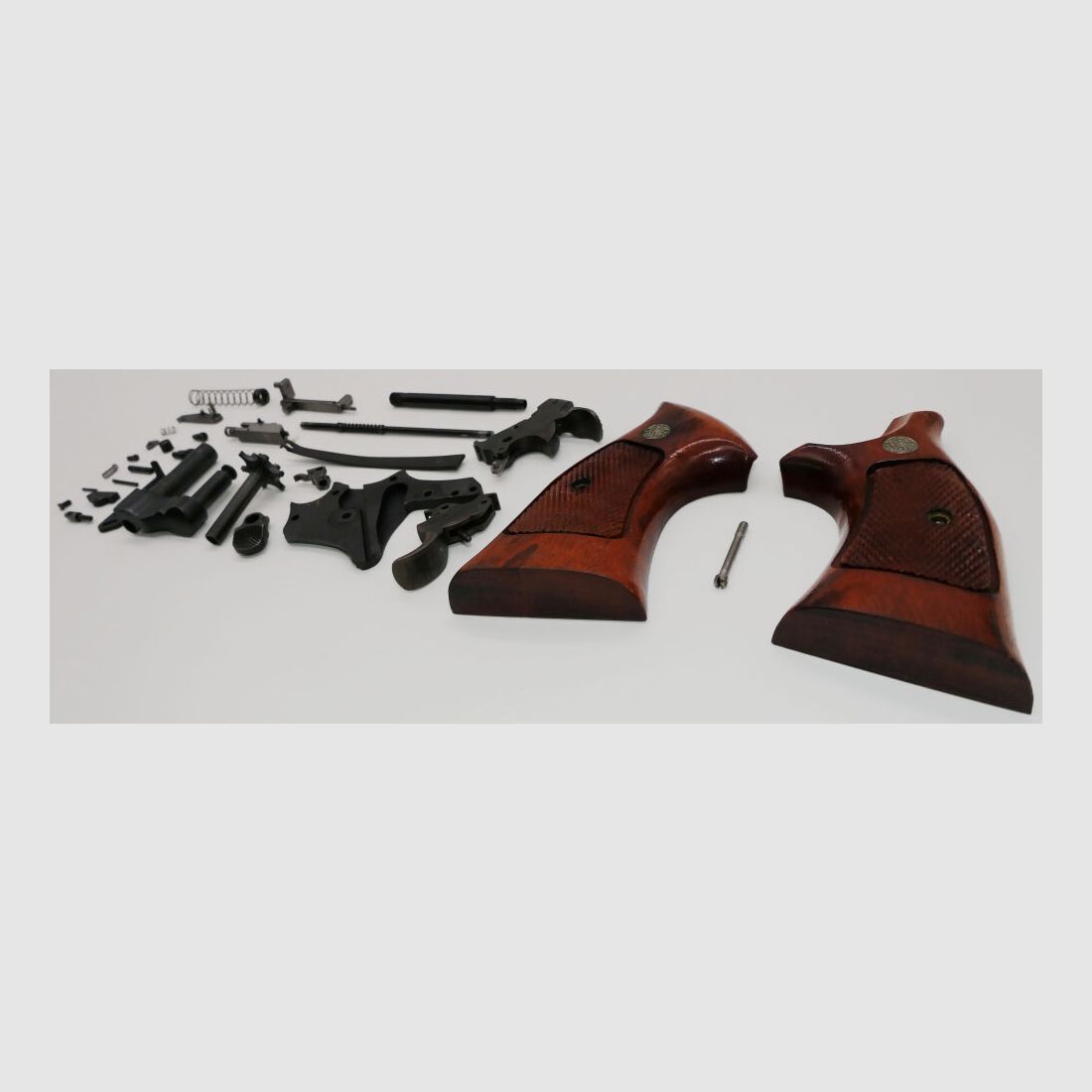 Kit di parti Smith & Wesson Kit di parti S&W Revolver, sconosciuto