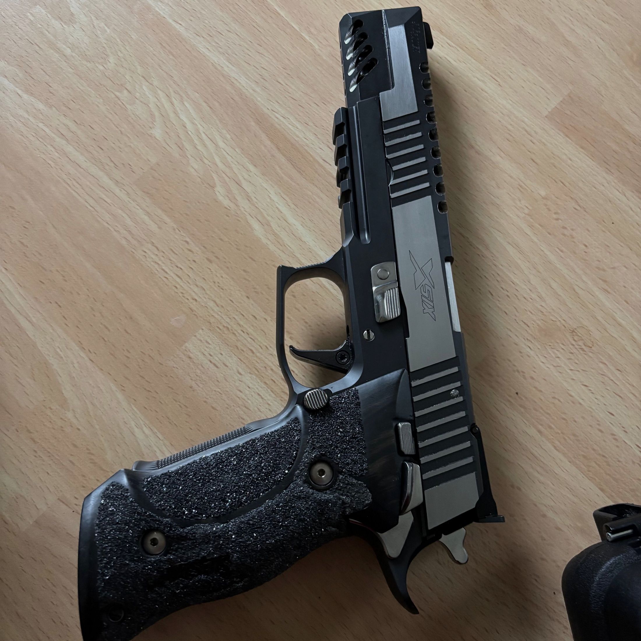 Sig Sauer P220xsix HBQ cal 45 avec système interchangeable 9mm Luger