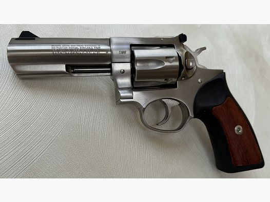 Ruger GP100, 4 Zoll, Kaliber .357 Magnum / .38 Special