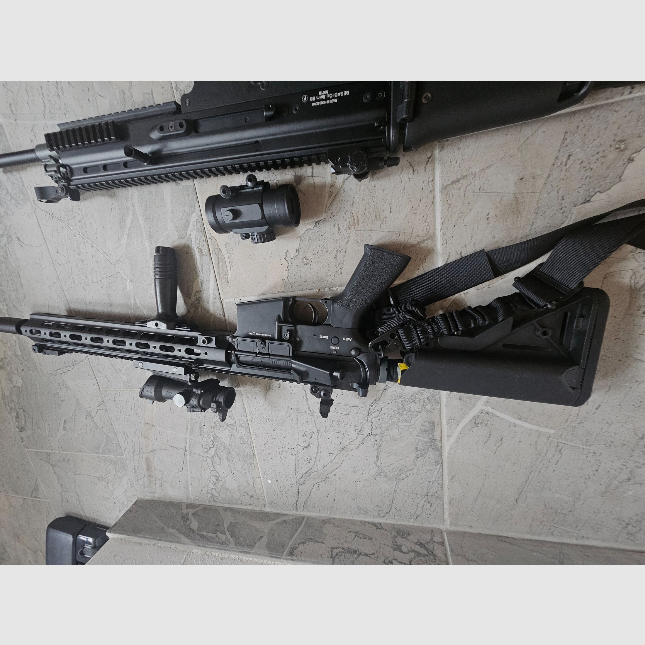 Großes Begadi S-AEG Starter-Set: MK16 (SCAR-L) & M4 M-LOK inkl. 10 Magazinen, Akkus & kompletter Flecktarn-Ausrüstung, Bild 6 von 15