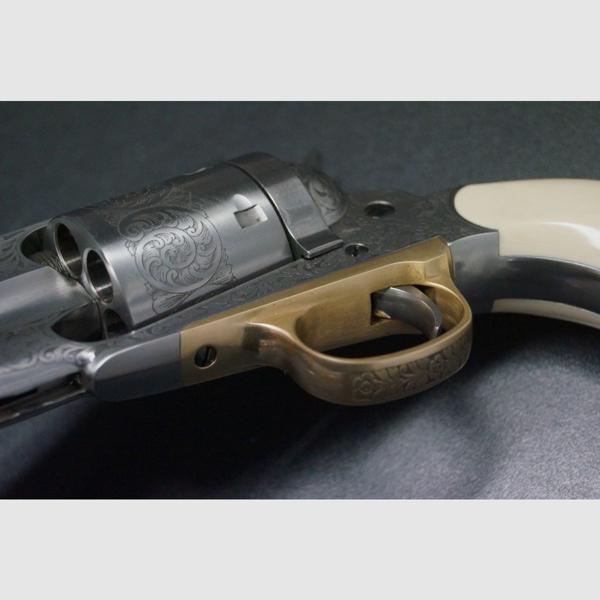 Uberti 1858 New Army Improved graviert .45 Colt, Bild 6 von 8