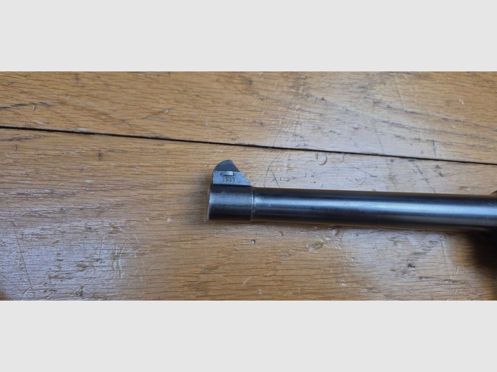 Eccezionale pistola Luger P04 della Marina – Impero tedesco Prima guerra mondiale – Arma della 5° fornitura di 8.000 armi nel 1916-1917 – Cal. 9×19 – Arma in stato eccezionale, numero di serie unico incluso il caricatore – Una delle 34.000 P04 in totale – Eccellente stato meccanico – Stato estetico superbo – Ultimo modello della DMW nel 1917 – Pezzo molto raro e culmine della collezione – TBE+++, immagine 10 di 29