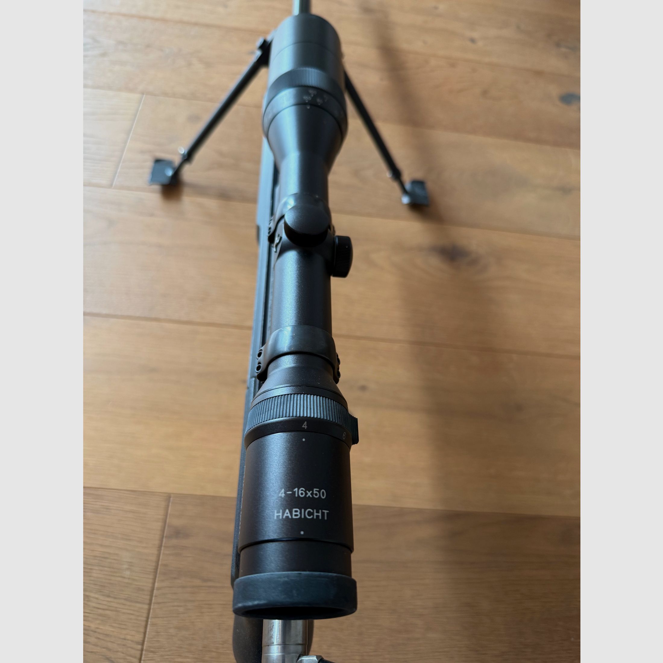 Sako TRG 42, Cal. 300 Win Magnum, negro. Swarovski Habicht, 4-16x50