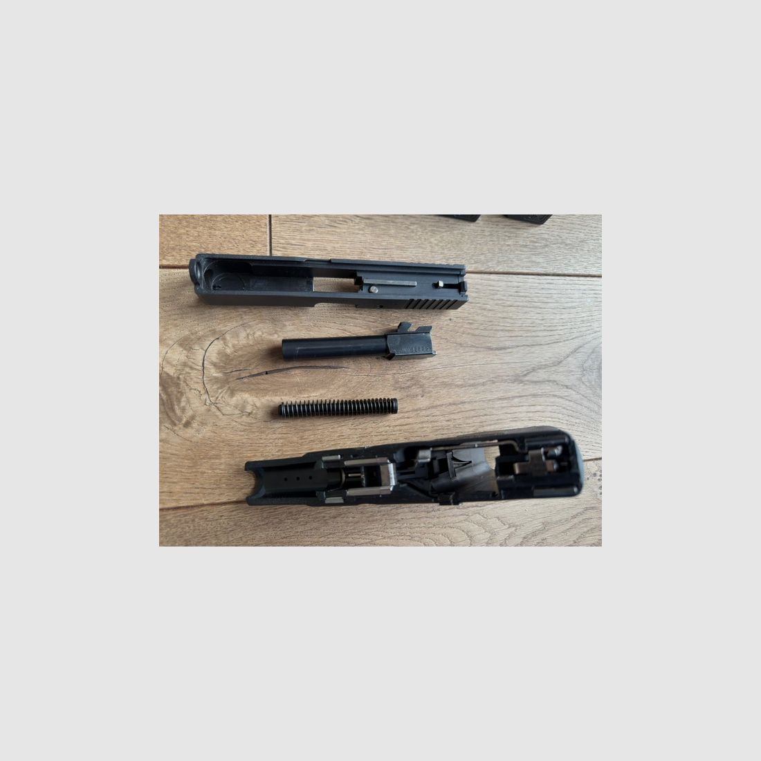 Glock 19 Gen 2 - Sammlerstück / sehr guter Original-Zustand - 4 Magazine - Sport- und Safety-Holster