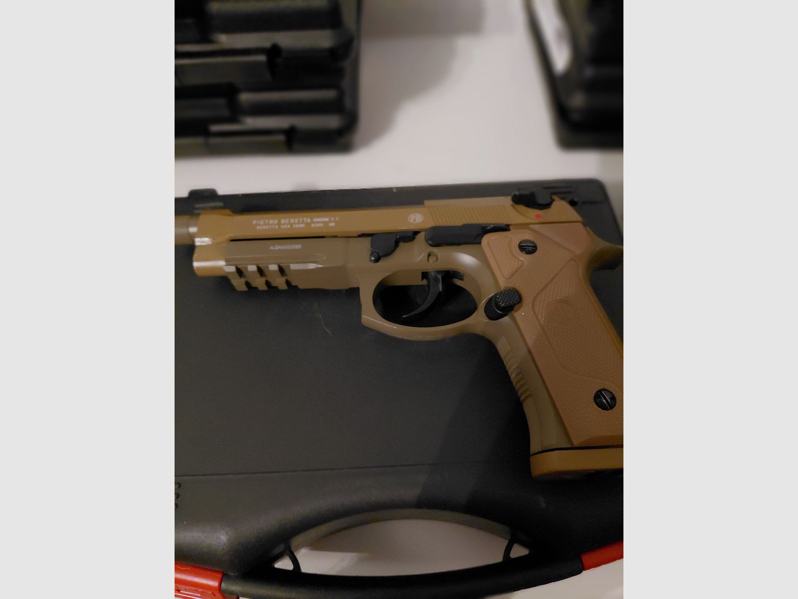 Schreckschuss Pistole Walther/ Glock Gen 5  /Umarex  /Retay  /  Ekol  Viper 2,5//   gratis dazu eine Airsoft beretta 
