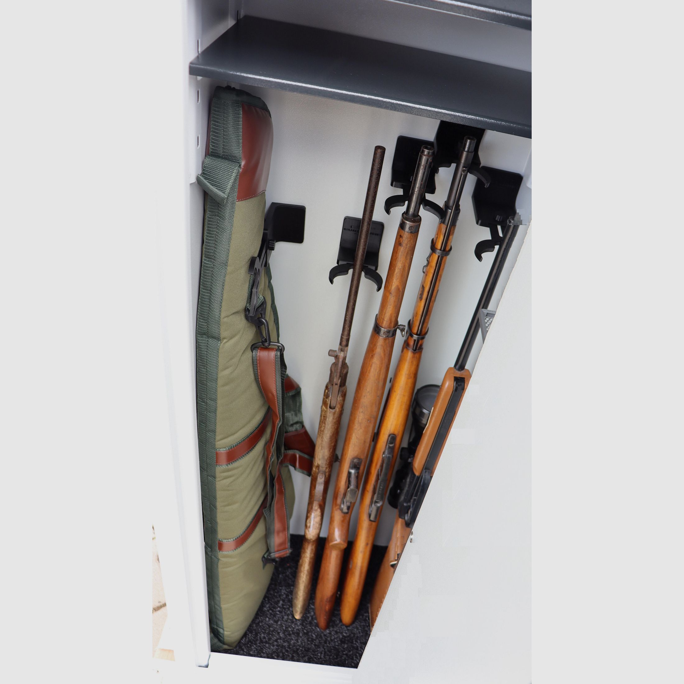 Waffenschrank HUNTER MERLIN Kl. 1 (1700x440x380) max. 9 LW