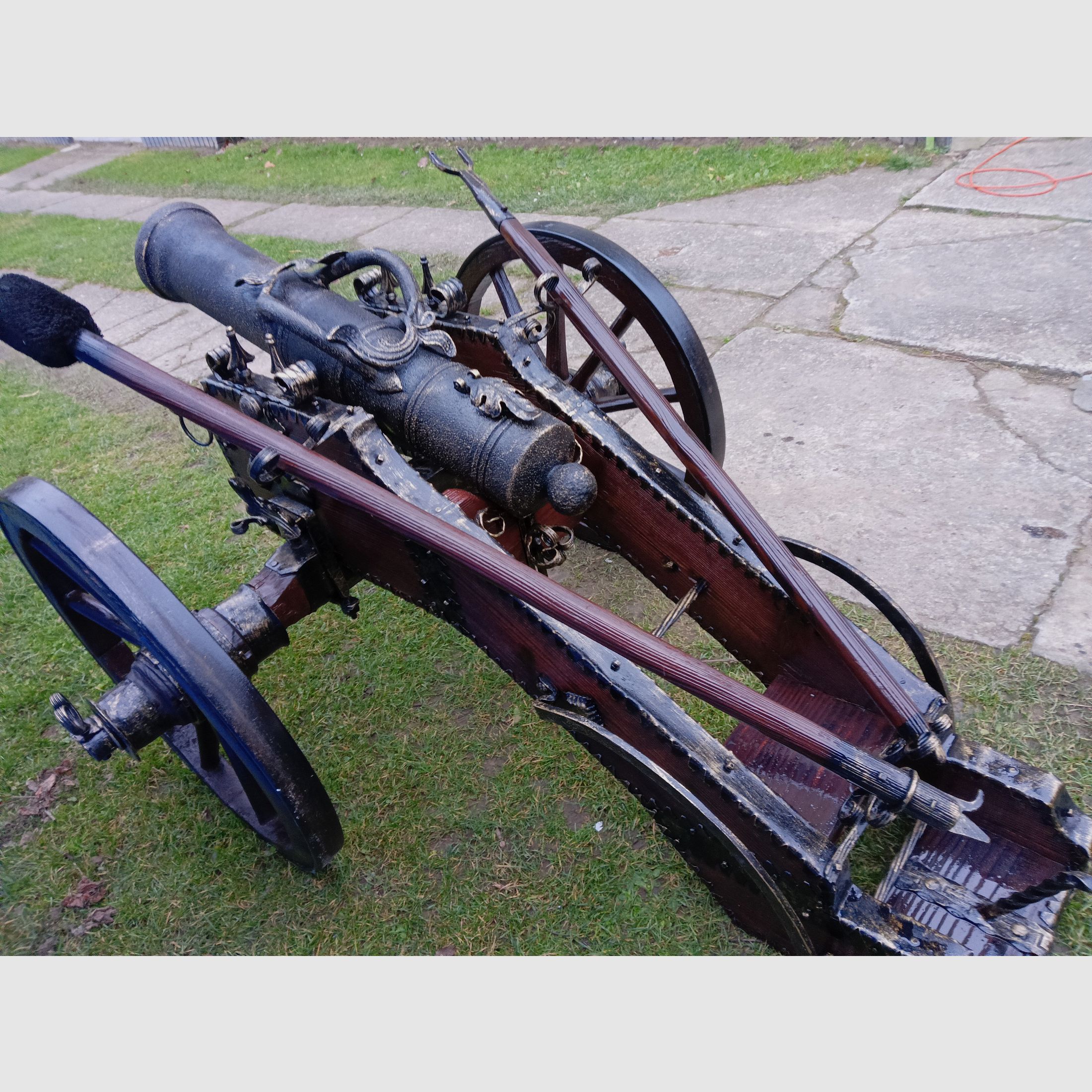 SPRZĘT, KANONY Sprzedaż armat ogrodowych do wystrzeliwania fajerwerków