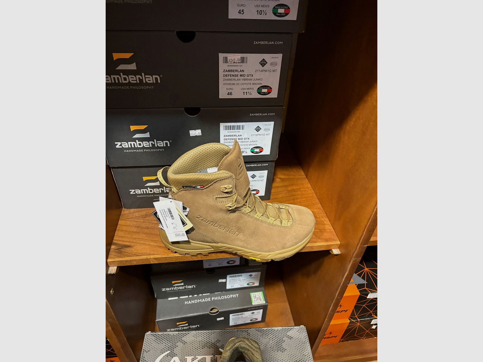 CRISPI ZAMBELAN AKU BROWNING SCHOENEN EN VEEL MEER, afbeelding 8 van 20