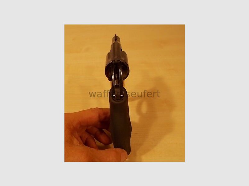 Colt Detective 2" snub nose Hogue rubber grip