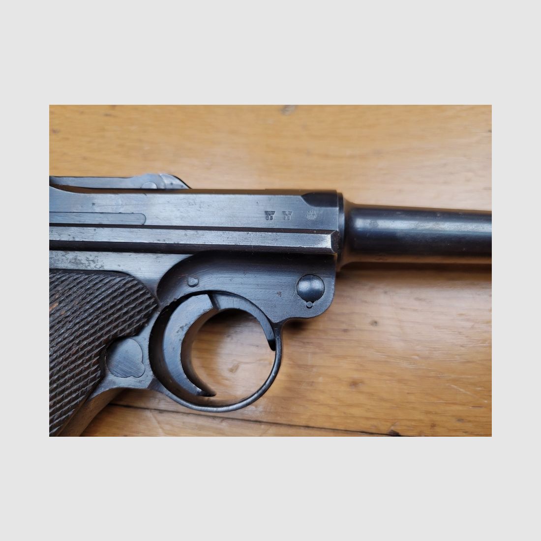 Sehr schöner Luger P08 – Herstellung „S/42“ von Mauser im Jahr 1937 – vollständig monomatrikuliert bis zum Magazin – Verstärkter Rahmen nach 1936 – Präzise im Schuss – TBE+, Bild 5 von 20