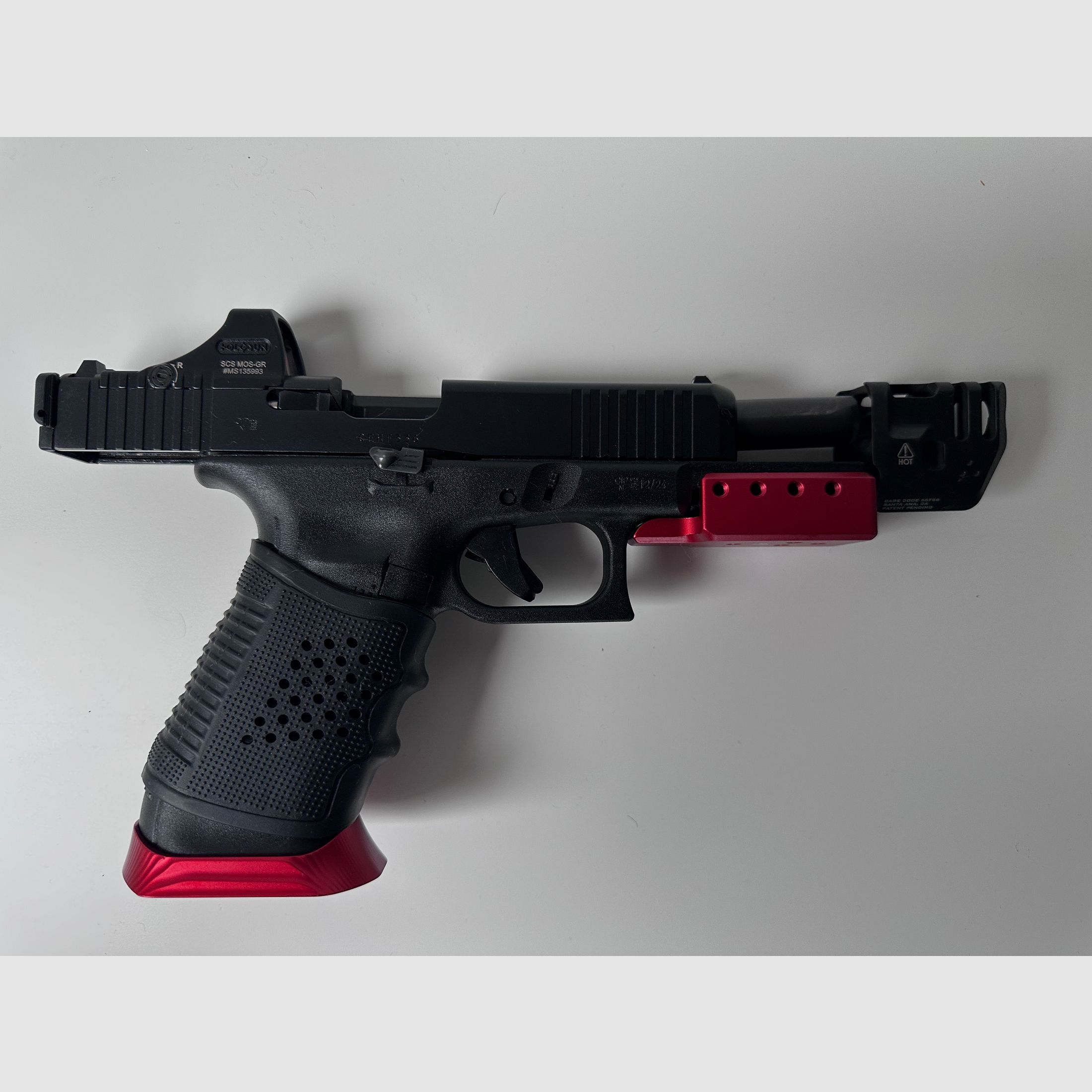 Glock 17 Gen5 MOS (01/2025), Strike Industries Comp, Holosun SCS-MOS-GR, Black Trident Holster, many extras, as good as new