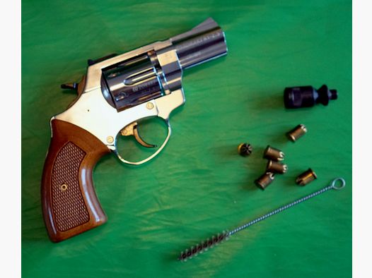 Zoraki R1 2,5 pulgadas cromo con aspecto de mango de madera 9mm R.K. niquelado (PTB 1022) como nuevo.