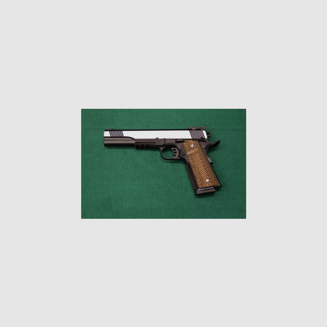 CLUB 30 Pistole Mod. 1911 6.0 .45Auto mit Picatinny Schiene